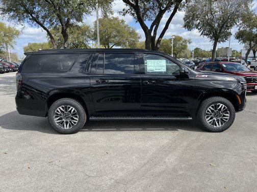 2025 Chevrolet Suburban 4WD Z71