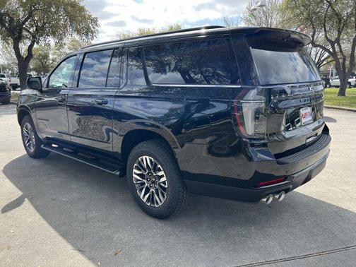 2025 Chevrolet Suburban 4WD Z71