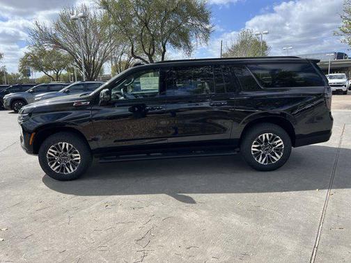 2025 Chevrolet Suburban 4WD Z71