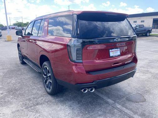 2025 Chevrolet Suburban RST