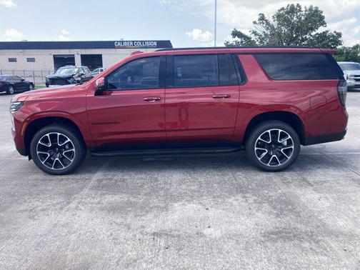 2025 Chevrolet Suburban RST