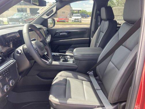 2025 Chevrolet Suburban RST