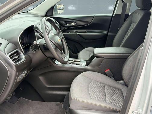 Silver Ice Metallic 2020 Chevrolet Equinox 1LT