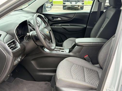 Silver Ice Metallic 2020 Chevrolet Equinox 1LT