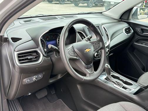 Silver Ice Metallic 2020 Chevrolet Equinox 1LT