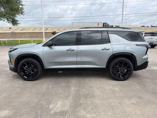 Sterling Gray Metallic 2025 Chevrolet Traverse RS