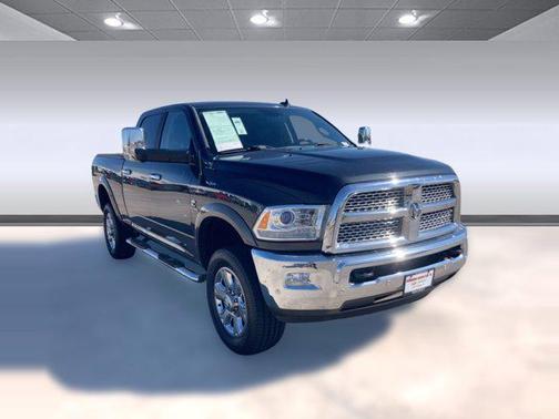2017 RAM 2500 Laramie Crew Cab 4x4 6'4' Box