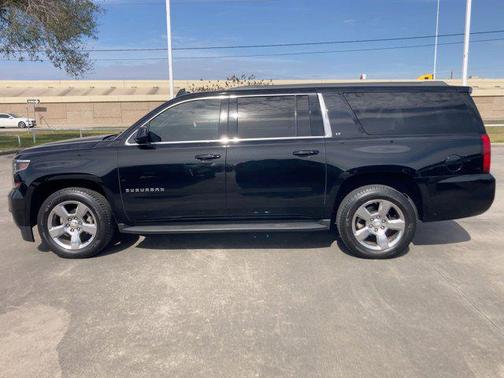 2017 Chevrolet Suburban LT