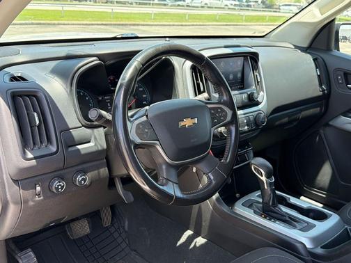 Summit White 2022 Chevrolet Colorado LT