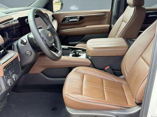 2025 Chevrolet Suburban 4WD High Country