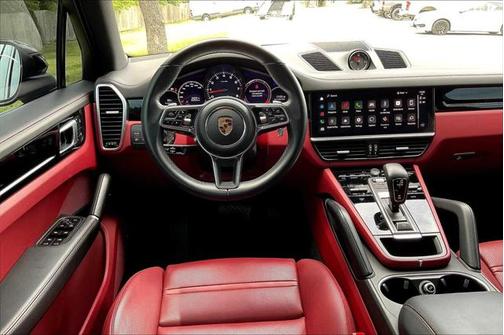 2023 Porsche Cayenne Platinum Edition