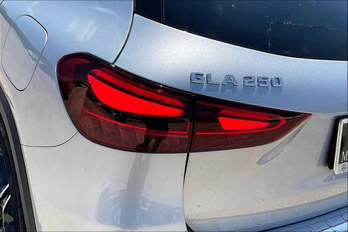 2026 Mercedes-Benz GLA 250 4MATIC