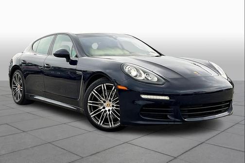 2016 Porsche Panamera 4