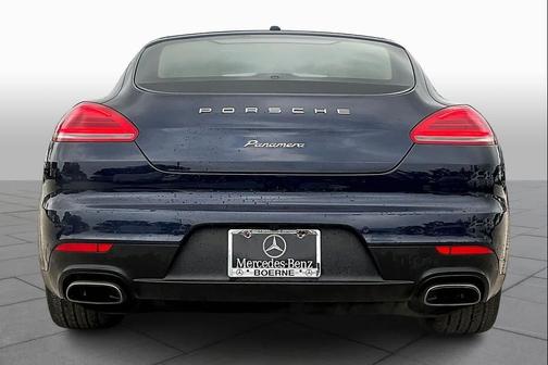 2016 Porsche Panamera 4