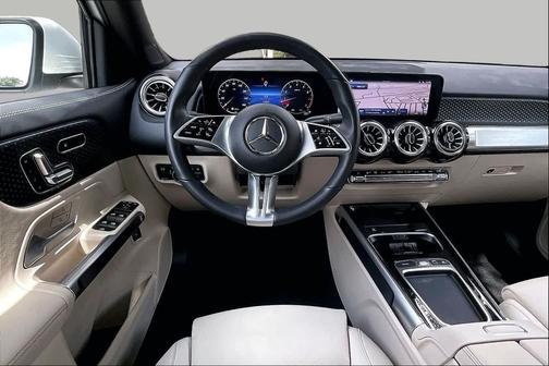 Polar White 2025 Mercedes-Benz GLB 250 4MATIC
