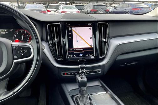 2020 Volvo XC60 T6 Momentum