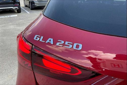 2025 Mercedes-Benz GLA 250 4MATIC