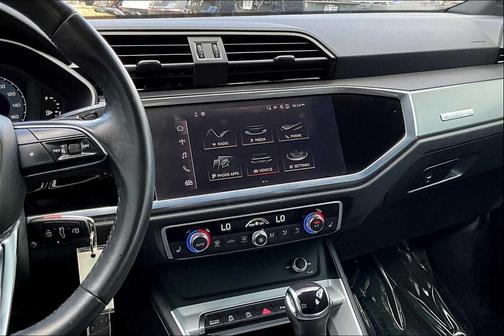 2022 Audi Q3 45 S line Premium