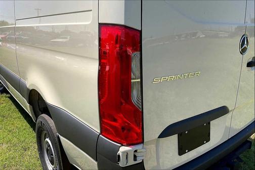 2025 Mercedes-Benz Sprinter 2500 Standard Roof