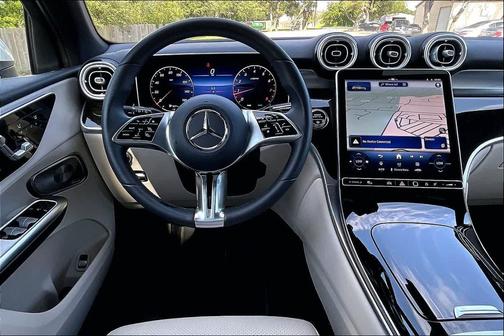 WHITE 2026 Mercedes-Benz GLC 300 Base