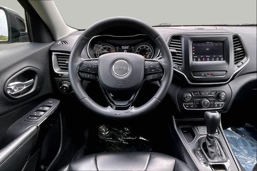 Diamond Black Crystal Pearlcoat 2020 Jeep Cherokee Altitude