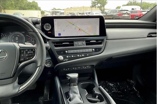 2024 Lexus ES 300h Ultra Luxury