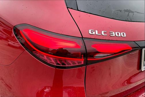 MANUFAKTUR Patagonia Red Metallic 2026 Mercedes-Benz GLC 300 Base