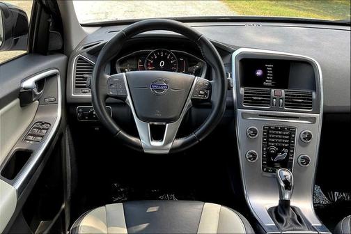 2017 Volvo XC60 T6 Dynamic