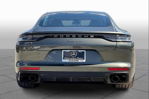 2023 Porsche Panamera RWD
