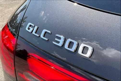 2026 Mercedes-Benz GLC 300 4MATIC