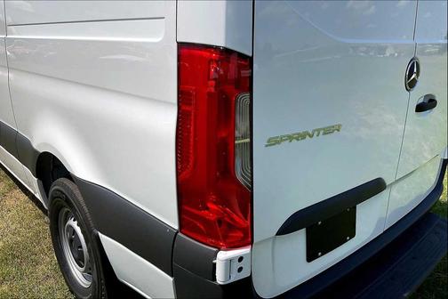 2025 Mercedes-Benz Sprinter 2500 Standard Roof