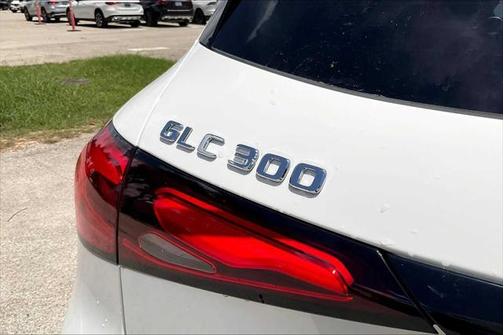 2025 Mercedes-Benz GLC 300 Base