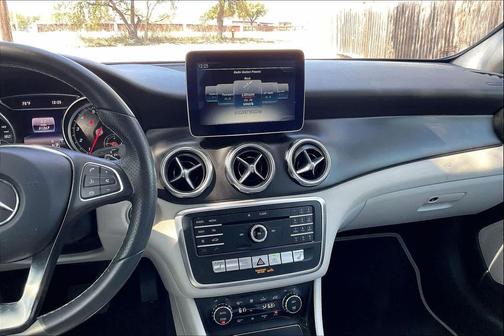 2018 Mercedes-Benz GLA 250 Base