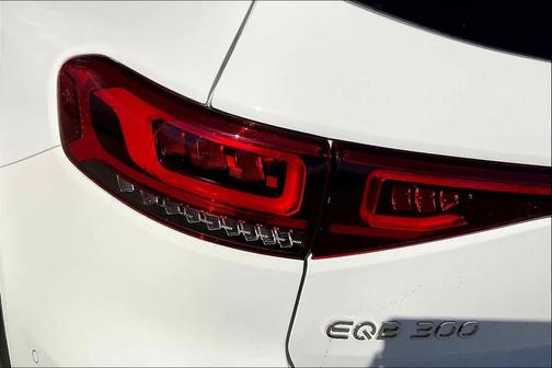 2023 Mercedes-Benz EQB 300 4MATIC