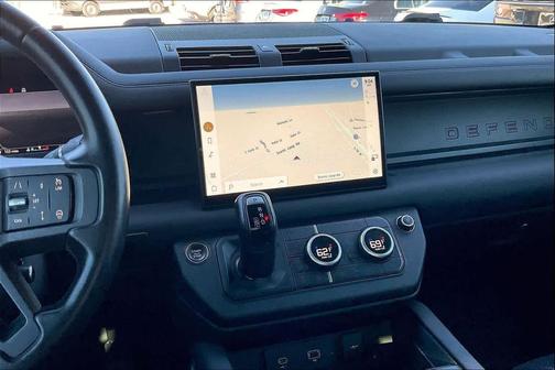 2024 Land Rover Defender 130 P400 X-Dynamic SE