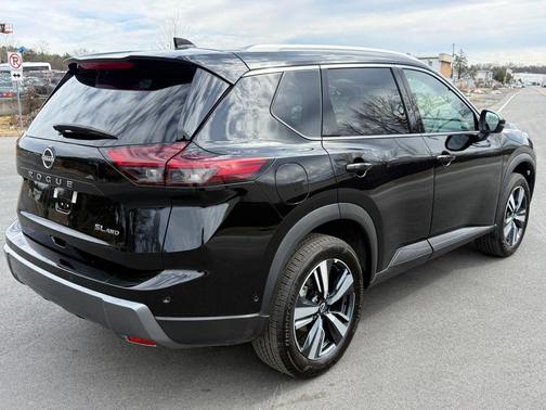 2026 Nissan Rogue SL