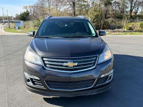 Gray 2017 Chevrolet Traverse 1LT