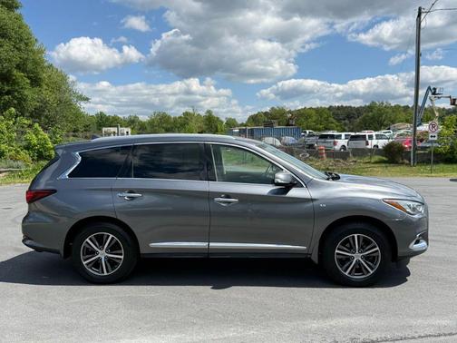 2017 INFINITI QX60 Base
