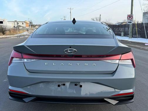 2021 Hyundai ELANTRA SEL