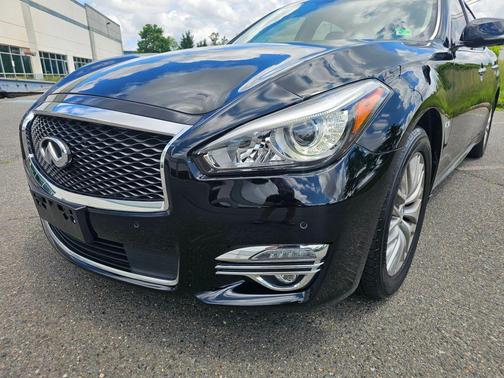 2016 INFINITI Q70L 3.7