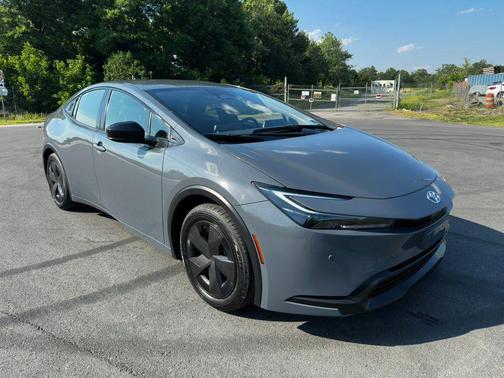 2024 Toyota Prius LE
