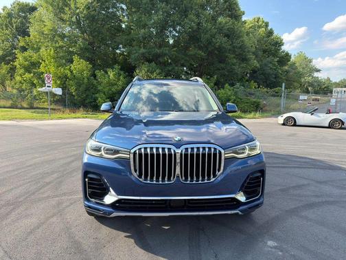 Blue 2019 BMW X7 xDrive50i