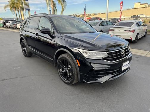 2023 Volkswagen Tiguan 2.0T SE R-Line Black