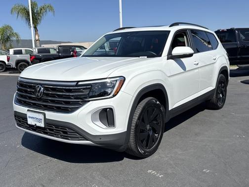2024 Volkswagen Atlas 2.0T SE w/ Technology
