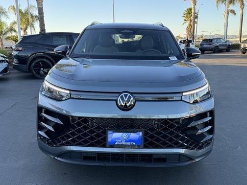 Platinum Gray Metallic 2026 Volkswagen Tiguan 2.0T SE R-Line Black