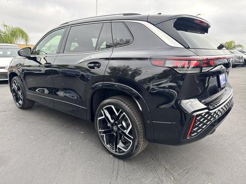 Deep Black Pearl 2026 Volkswagen Tiguan 2.0T SEL R-Line Turbo