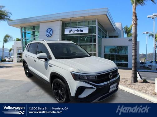 Pure White 2023 Volkswagen Taos 1.5T SE