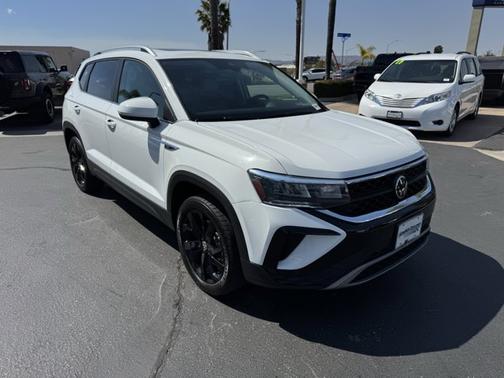 Pure White 2023 Volkswagen Taos 1.5T SE