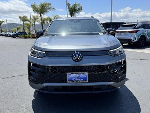Platinum Gray Metallic 2026 Volkswagen Tiguan 2.0T SE R-Line Black