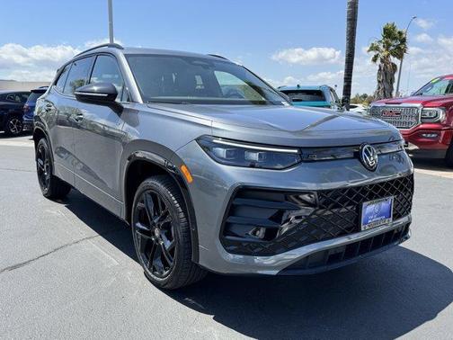 Platinum Gray Metallic 2026 Volkswagen Tiguan 2.0T SE R-Line Black